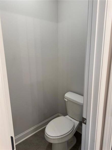 Building Photo - 1202 Ainsworth Alley