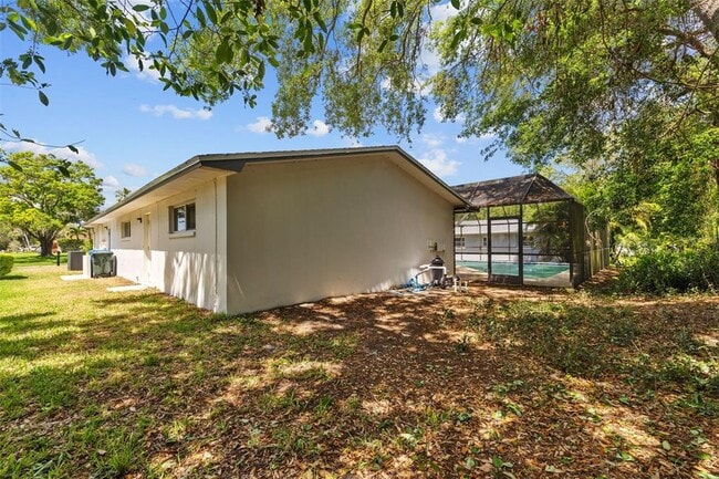 Building Photo - 1905 Oro Ct