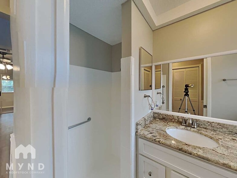 Building Photo - 8610 Sagewood Dr