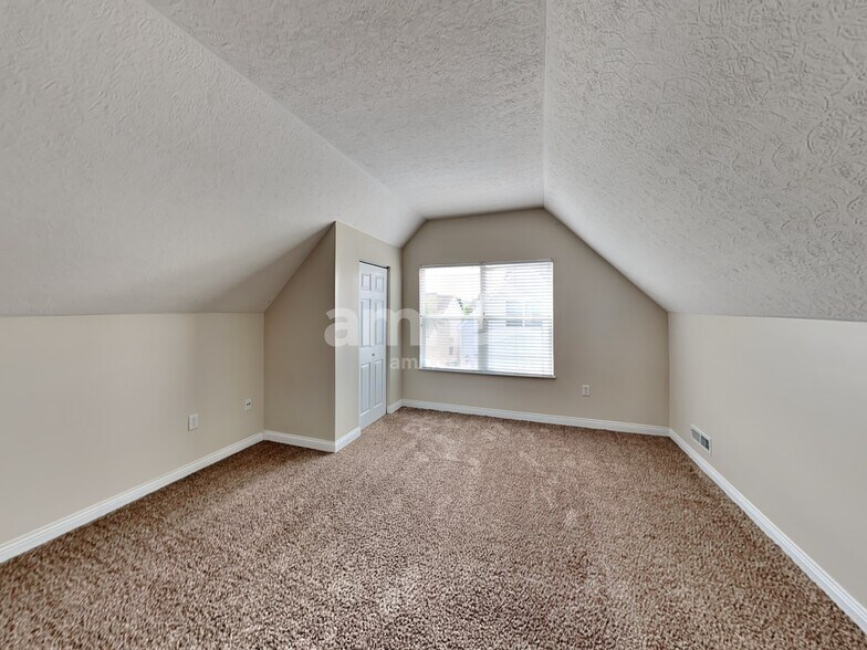 Building Photo - 7181 Normanton Dr