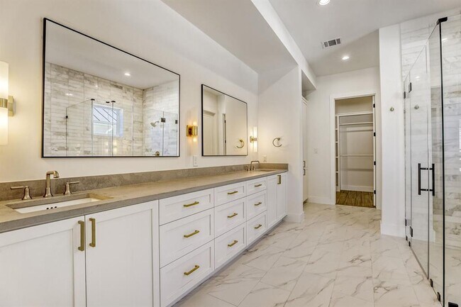 Building Photo - 9 Denbury Glen