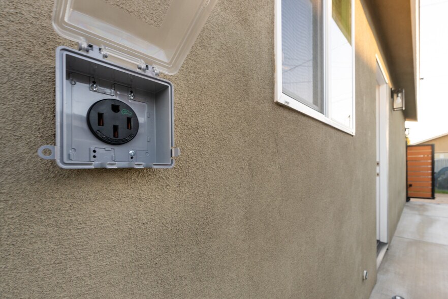 Building Photo - 4826 Rolando Blvd