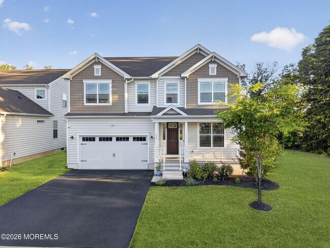 Building Photo - 319 Tulip Ct