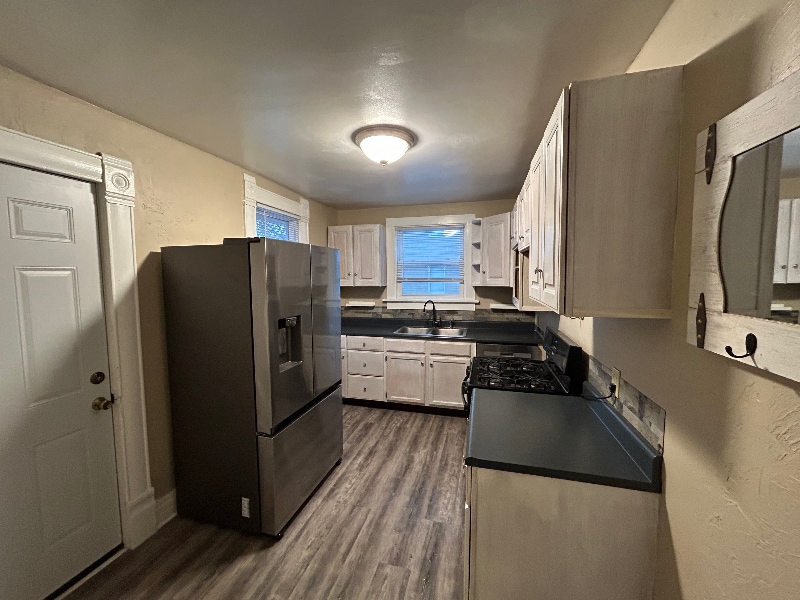 Building Photo - 1108 E Main St