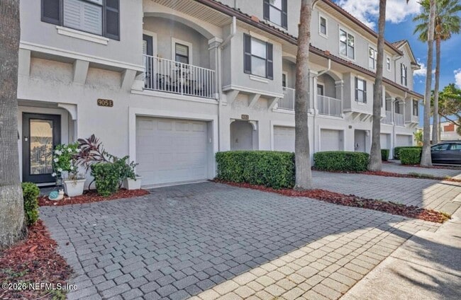 Building Photo - 905 2nd St N