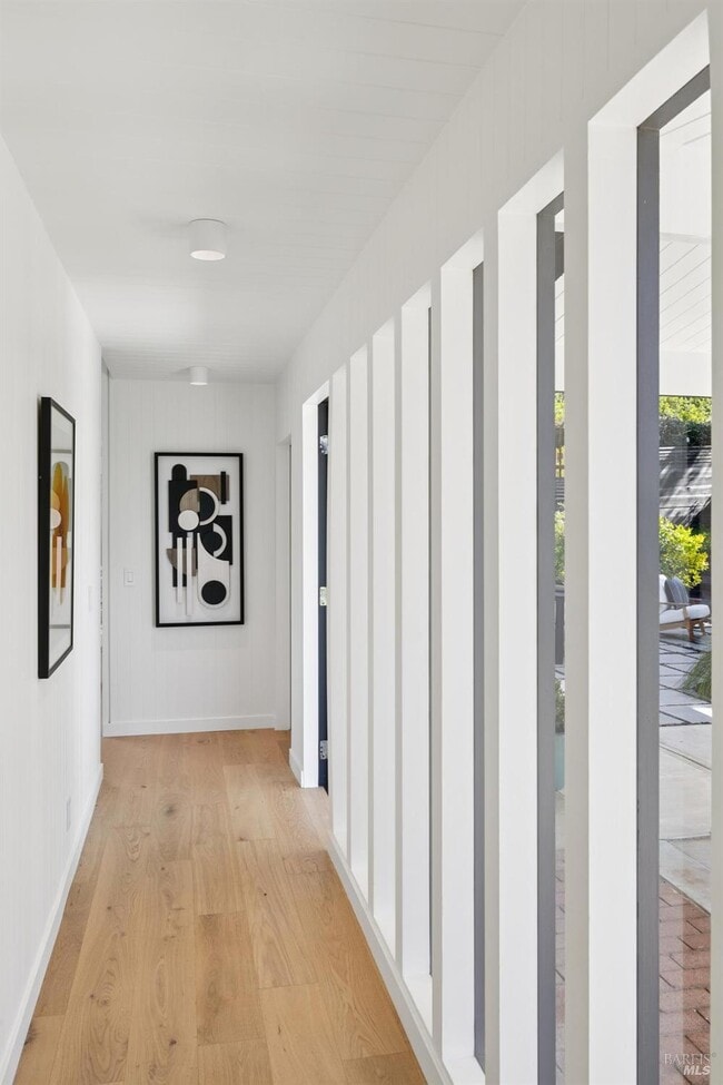 Building Photo - 453 Wellesley Ave