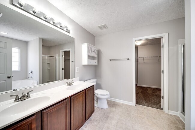 Building Photo - 1005 Gannett Rd