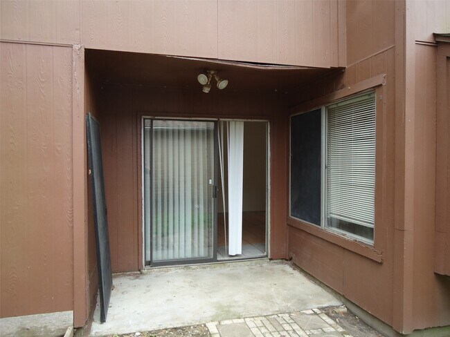 Building Photo - 7610 Lemma Dr