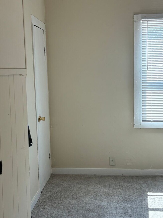 Building Photo - 916 Macon St