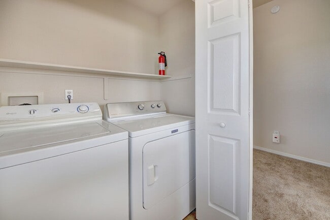 Building Photo - Low-Maintenance Living in Colorado Springs