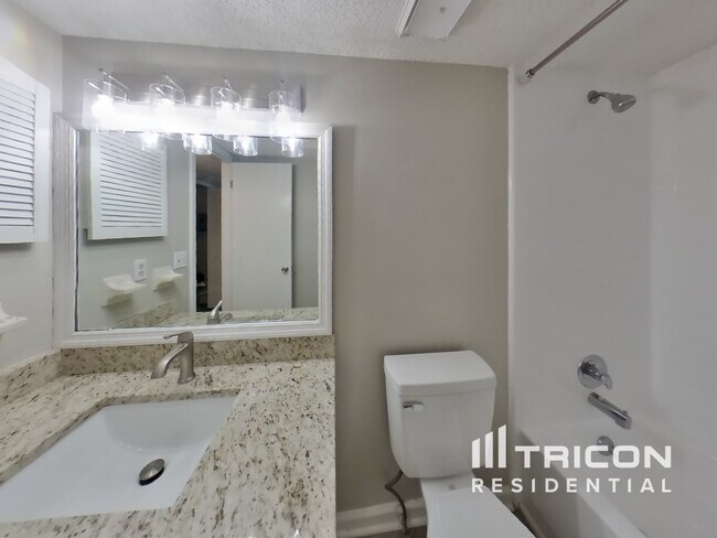 Building Photo - 2270 George Wythe Rd