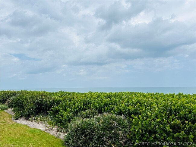 Building Photo - 7430 S Ocean Dr