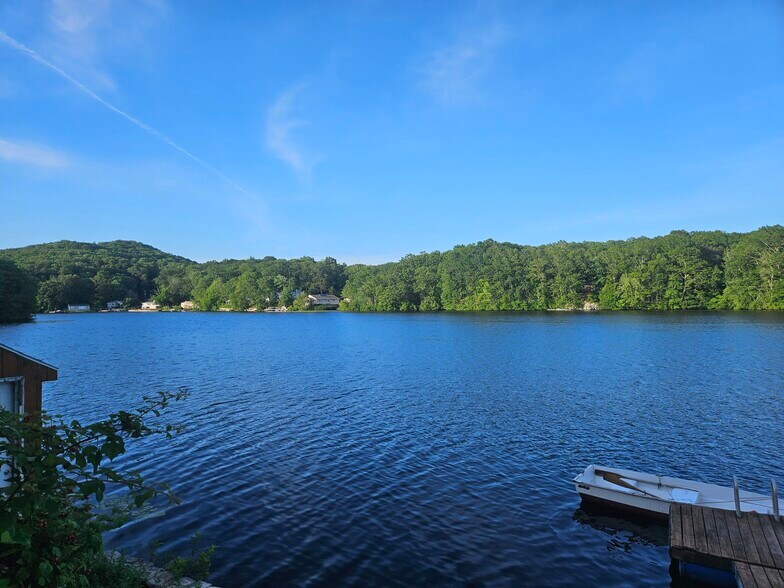 Swim, kayak, fish, skate, dream - 66 Long Pond Rd S