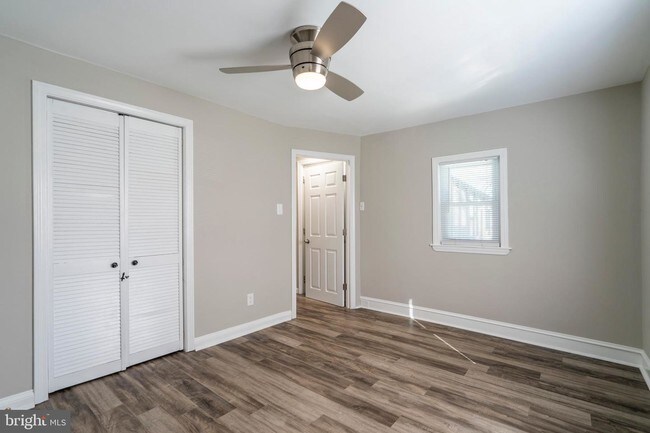 Building Photo - 338 Poplar Ave