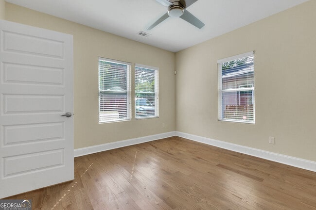 Building Photo - 998 Mayson Turner Rd NW