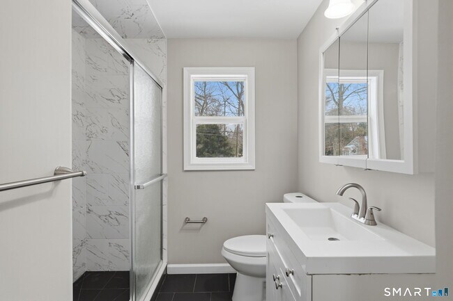 Building Photo - 26 Hiawatha Ln