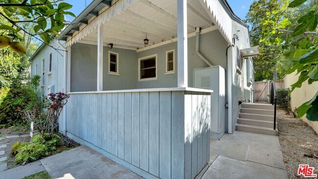 Building Photo - 624 15th St