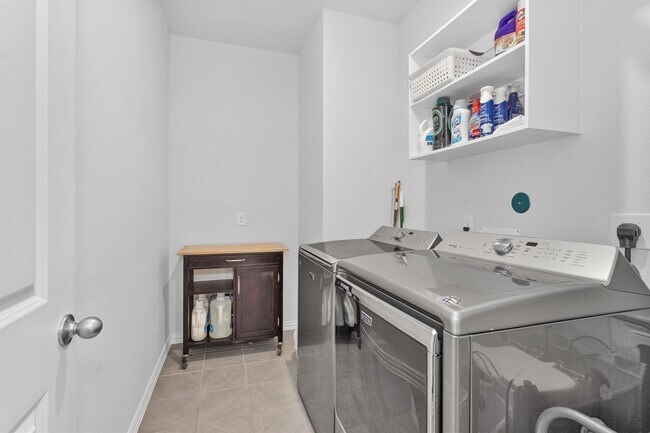 Building Photo - 2714 Sellers Island Dr