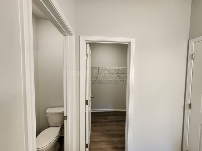 Building Photo - 5265 Wexford Ln