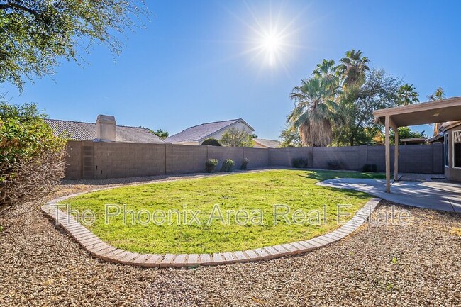 Building Photo - 251 W Windsor Dr