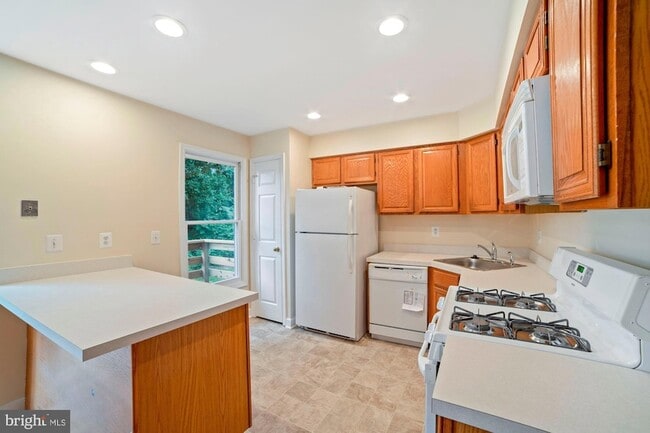 Building Photo - 6138 Joust Ln