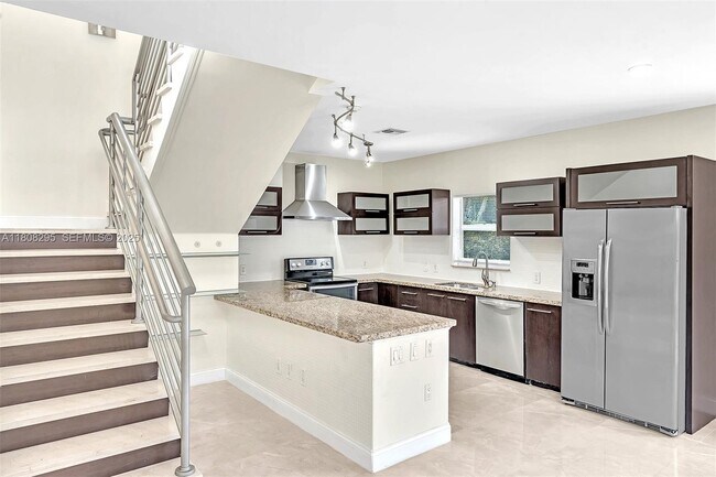 Building Photo - 2620 NE 214th St