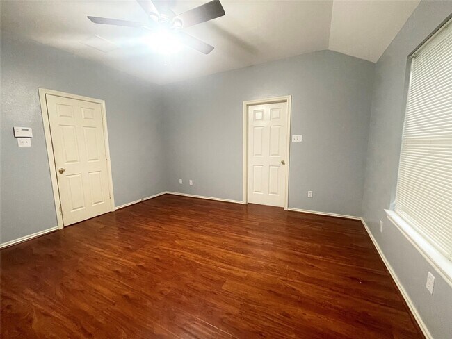 Building Photo - 16854 Carrollton Creek Ln