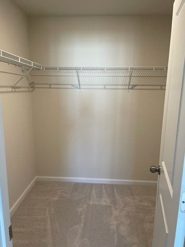 Building Photo - 3 Bed and 2.5 bath is now available!