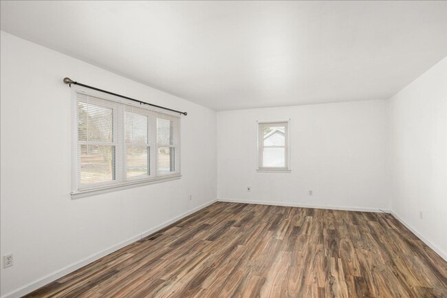 Building Photo - Charming, recently renovated 3-bed, 2.5 bath Ranch for rent in Milford, $2,200/month. Available e...