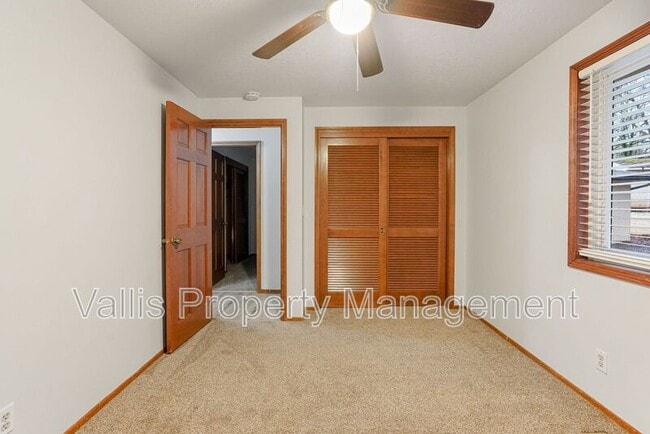 Building Photo - 2197 Doaks Ferry Rd NW