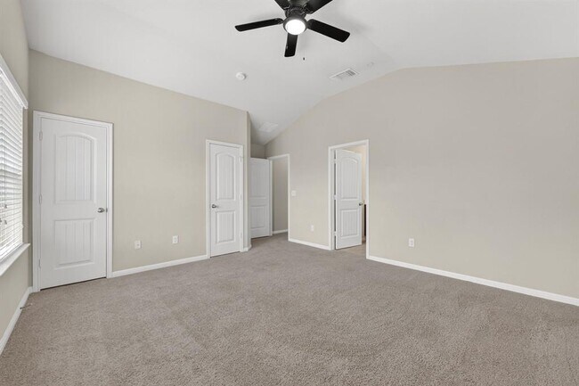 Building Photo - 516 E Slaughter Ln