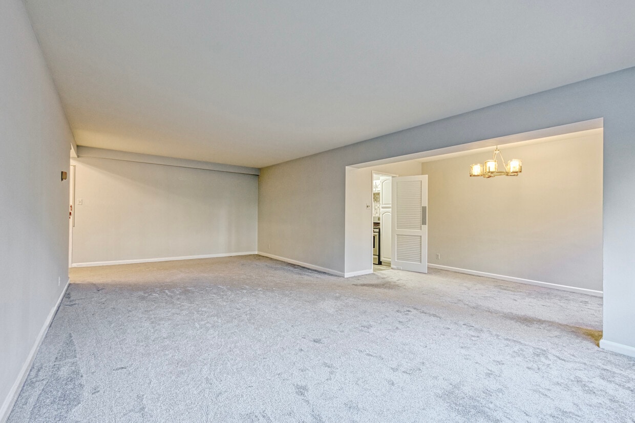 Living/Dinning Room Combo - 4201 Cathedral Ave NW