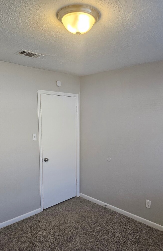 Building Photo - 13355 Lake Breeze Ln