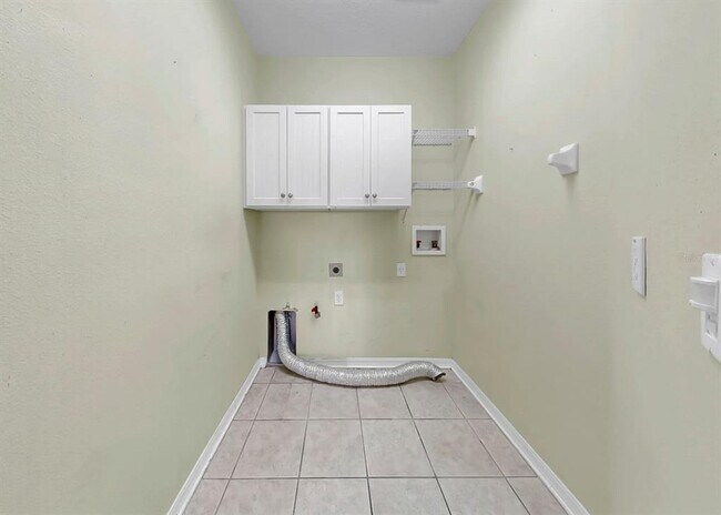 Building Photo - 5704 Sea Trout Pl