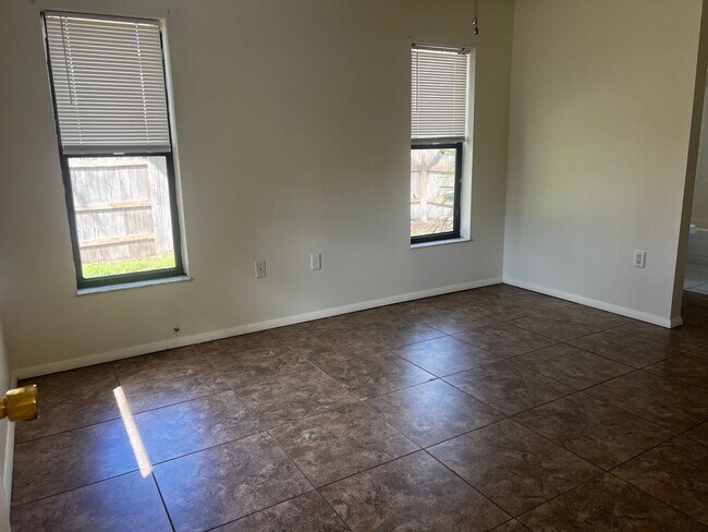 Building Photo - 2BR/2Bath Single Family 1 Car Garage South Venice Home!