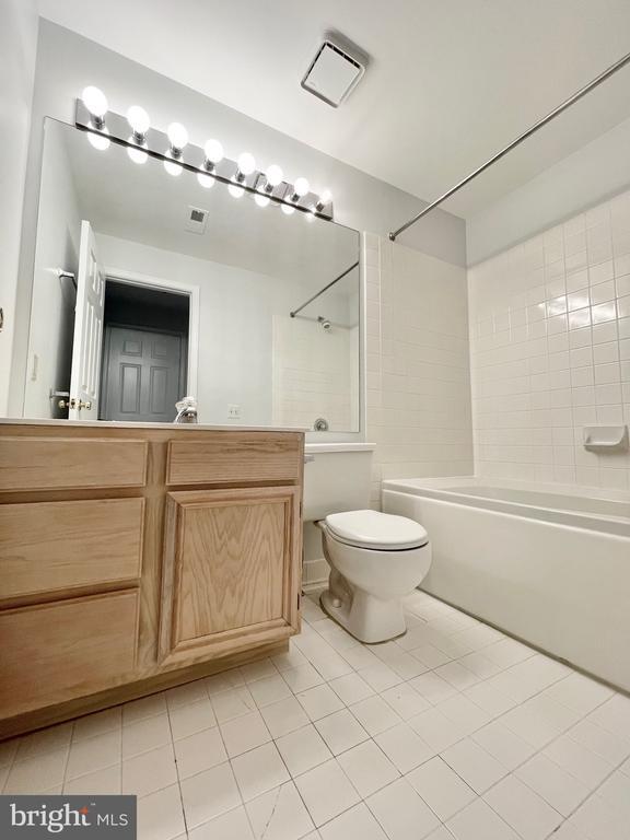 Building Photo - 2800 Emma Lee St