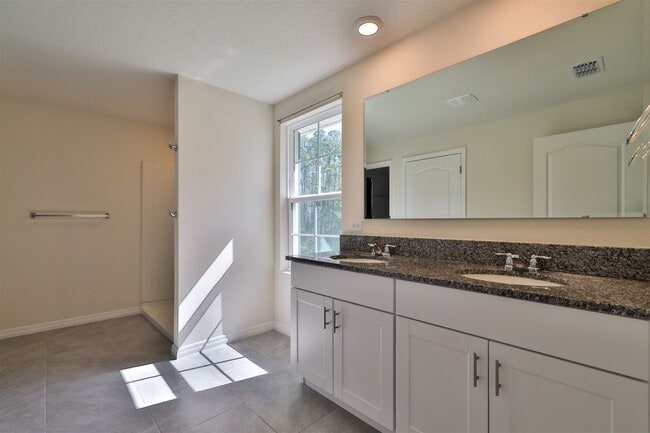 Building Photo - Venetian Bay 3BR 2.5BA Townhome For Rent
