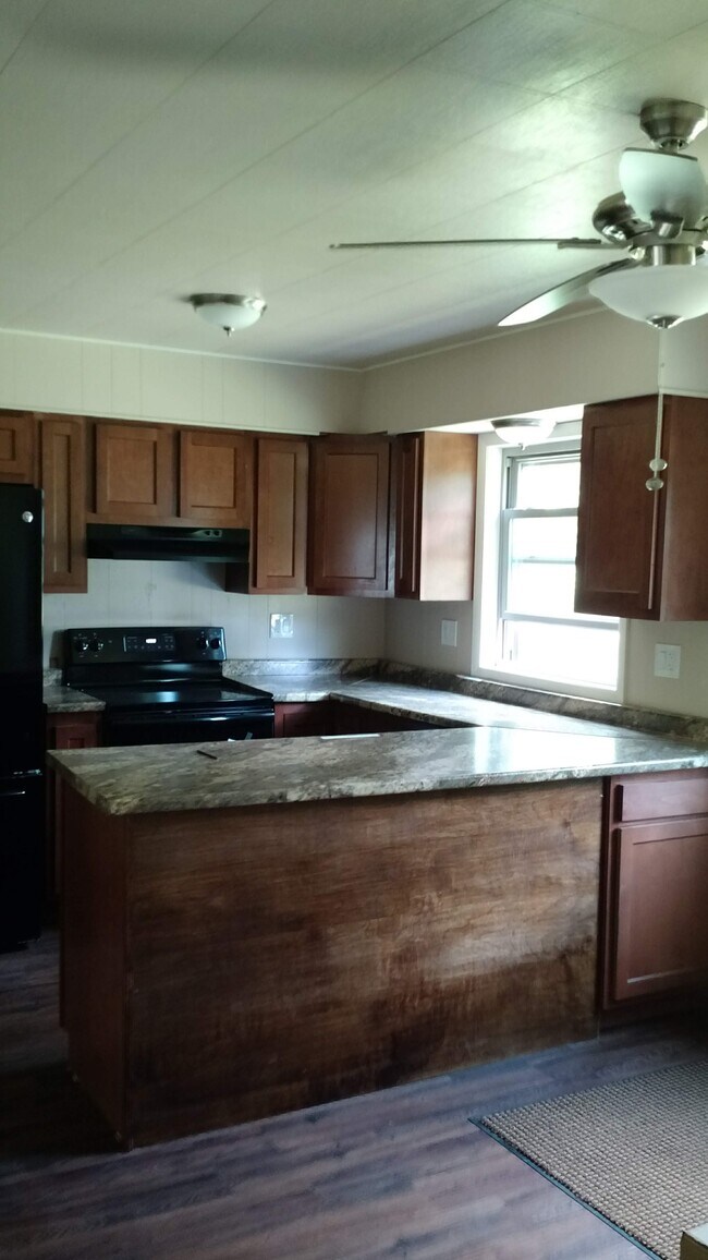 Building Photo - N2724 Duvenick Ln