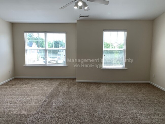 Building Photo - 2225 Raven Rd