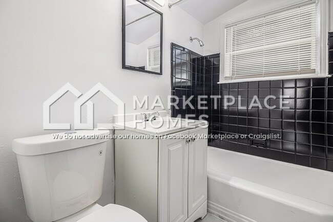 Building Photo - 16487 Edmore Dr