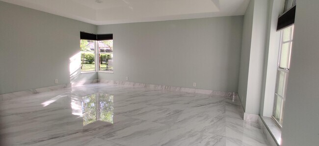 Building Photo - 5865 NW 41st Way