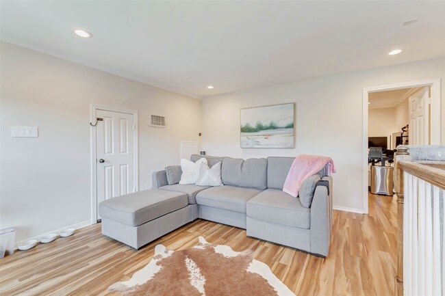 Building Photo - 2828 W Holcombe Blvd