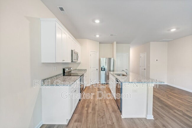 Building Photo - 305 Masters Way