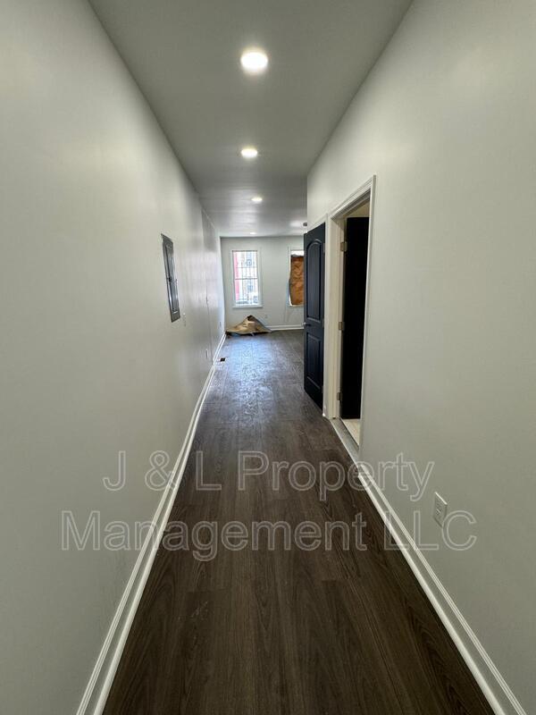 Building Photo - 1602 Cypress St