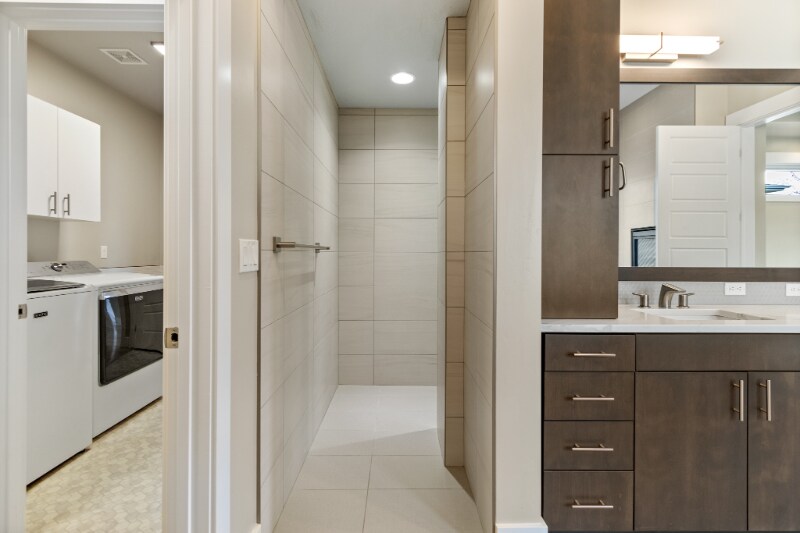 Building Photo - 549 W Buroak Dr