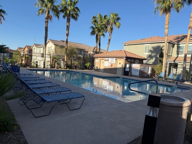 Building Photo - Cute Two Story Gated Townhome In Trilogy!