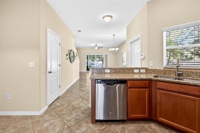 Building Photo - 31253 Claridge Pl