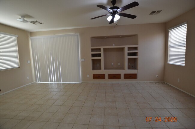 Building Photo - 10656 Primrose Arbor Ave