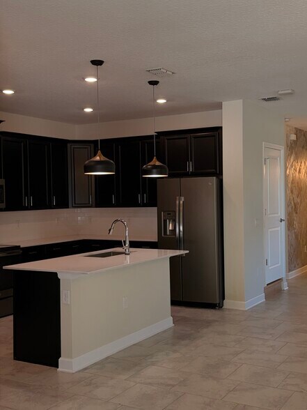 Building Photo - 4452 Seven Canyons Dr