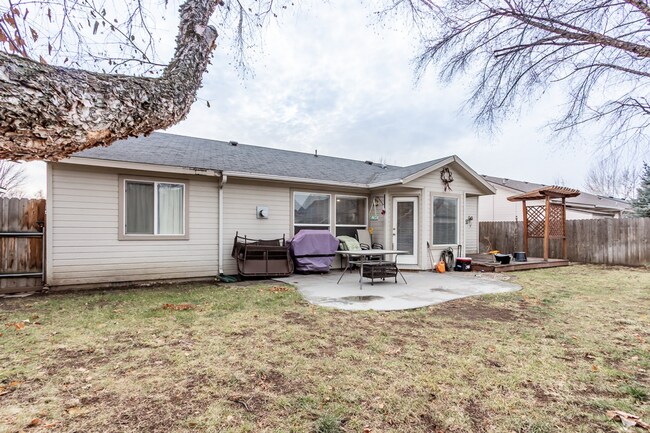 Building Photo - Modern and Updated 3bd/2b Home for Rent in...